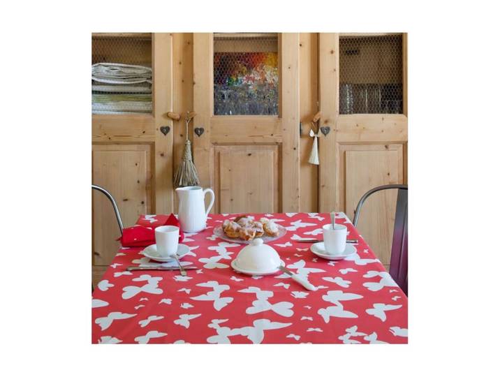 Nappe enduite rouge ronde diam 160 cm