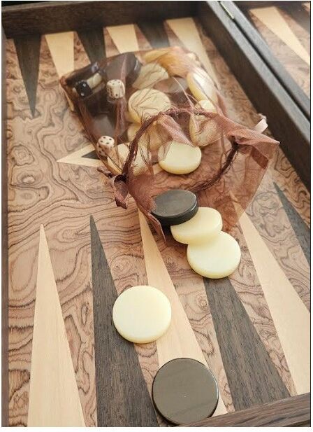 Uber Games Backgammon Uber - Coffret pliant en Noyer avec rangements
