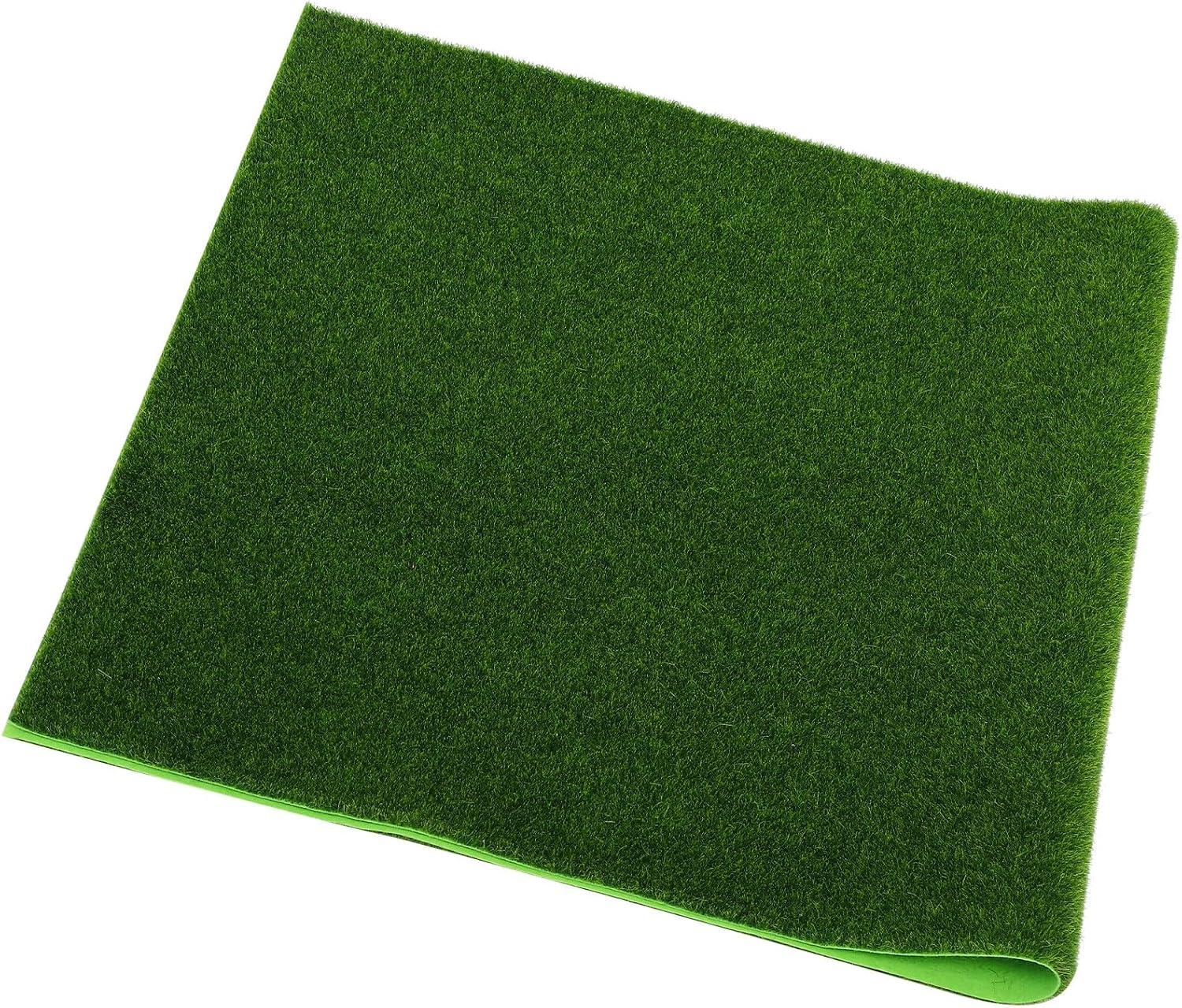 Dekorative Kunstrasenmatte 50x100cm aus Kunststoff mit lebensechter Moosoptik, UV-beständig, für Garten, Terrasse und Modellbau
