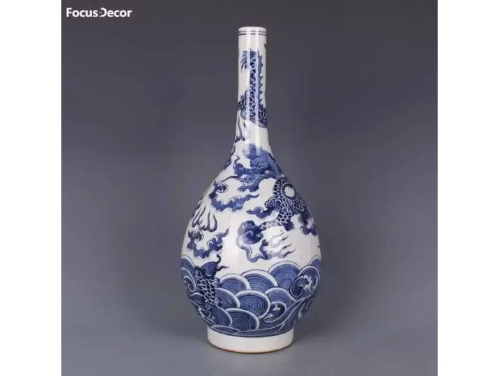 Vase Vintage Qianlong de la dynastie Qing, poterie, motif de Dragon bleu et blanc, Vase à col Long, porcelaine Antique, décoration de la maison