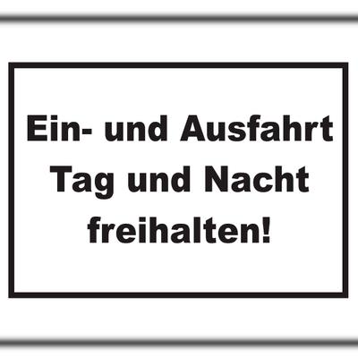 HB-Druck Ein- und Ausfahrt Tag und Nacht freihalten Schild A5 (148x210mm)