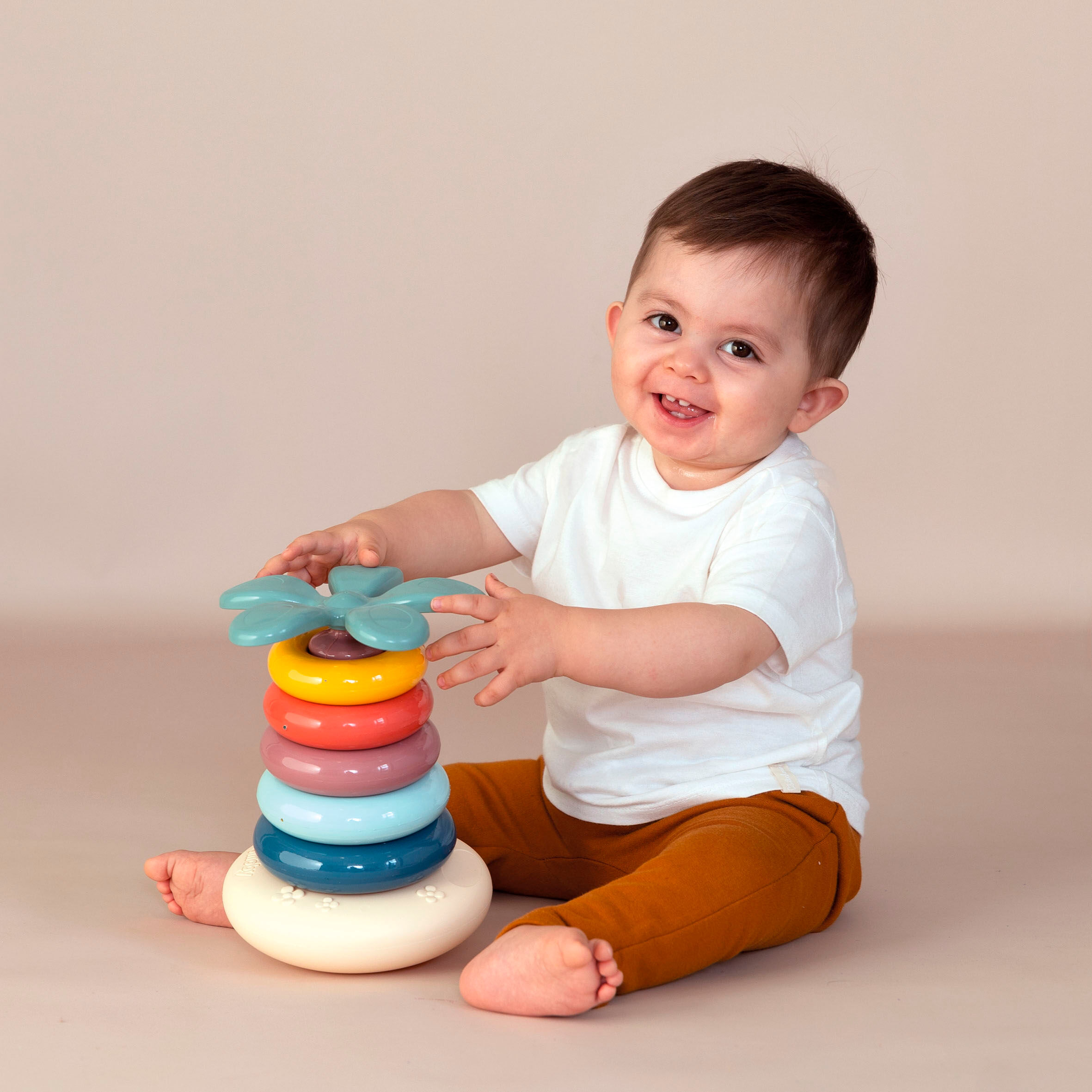 Steckspielzeug SMOBY "LS Stehauf-Ringpyramide", bunt, Steckspielzeug, KinderB:16,5cm H:23cm T:16,5cm, Kunststoff, Steckspielzeug, Made in Europe, B:16,5cm H:23cm T:16,5cm