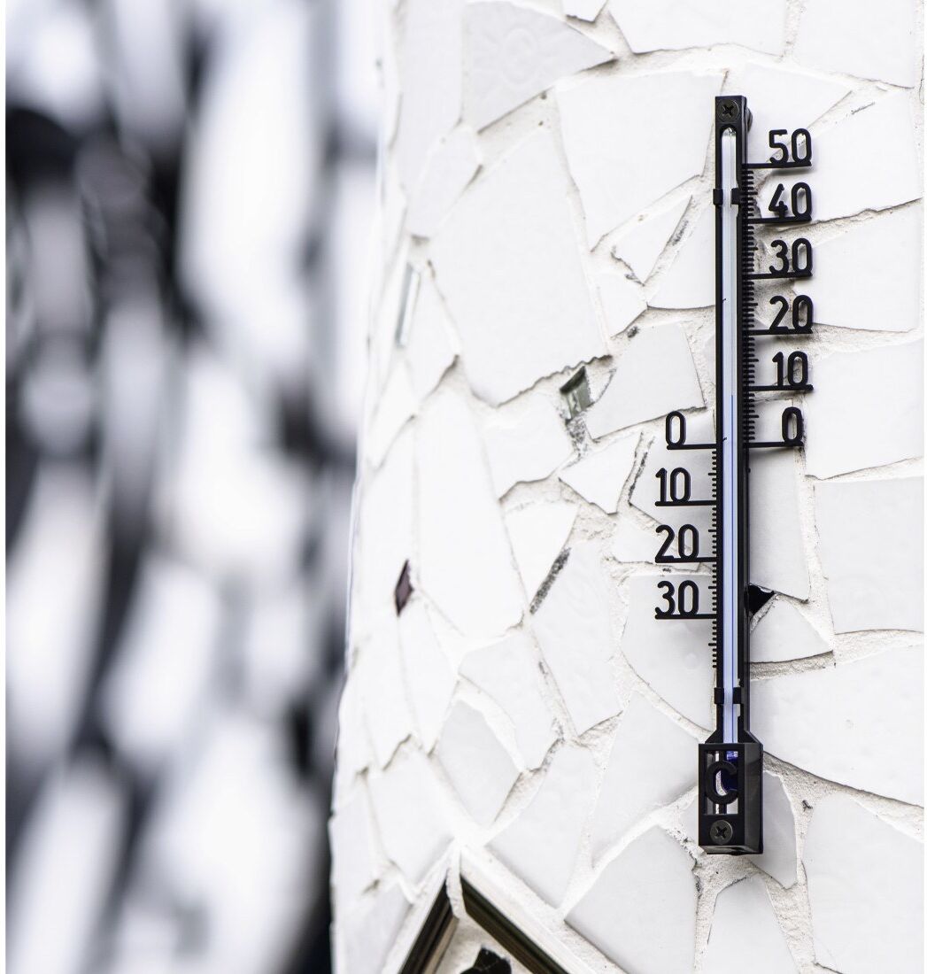Hama Indoor/Outdoor Thermometer, Black, 16 cm, Analogue (00186404)