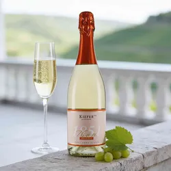 Weingut Friedrich Kiefer  Weingut Kiefer Vis-a-Vis alkoholfrei Muskateller Deutschland