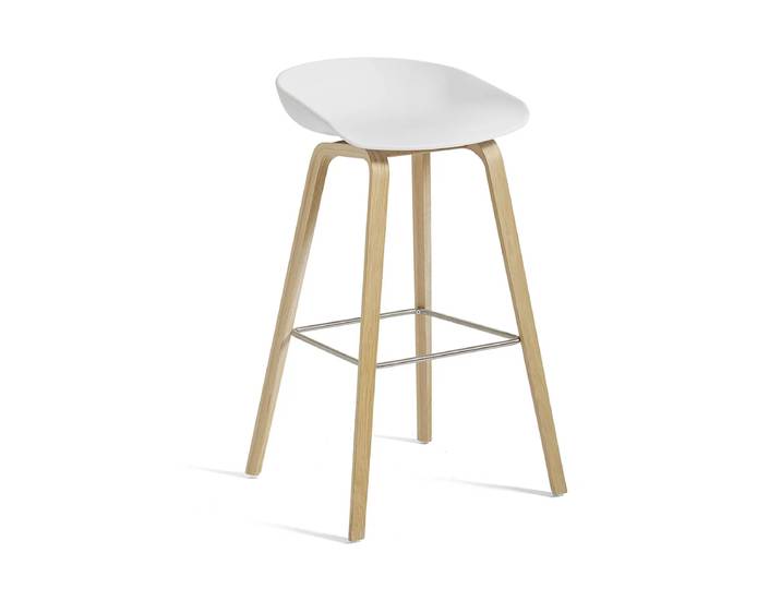 HAY - About A Stool AAS 32 H 65 cm, Eiche lackiert / Edelstahl / white 2.0 (Kunststoffgleiter)