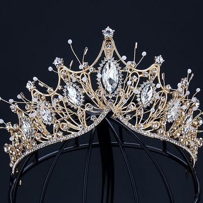 Strasslegierung große Krone handgefertigte Accessoires atmosphärisches Styling Haarschmuck goldene Kleidkrone