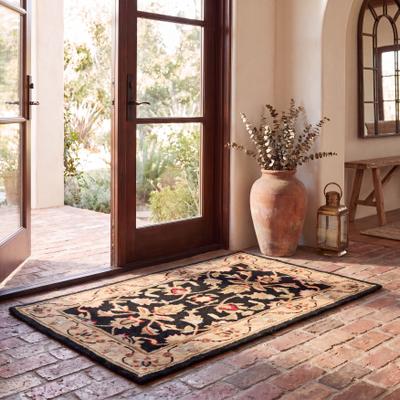 SAFAVIEH Handmade Heritage Arianna Traditional Oriental Wool Rug