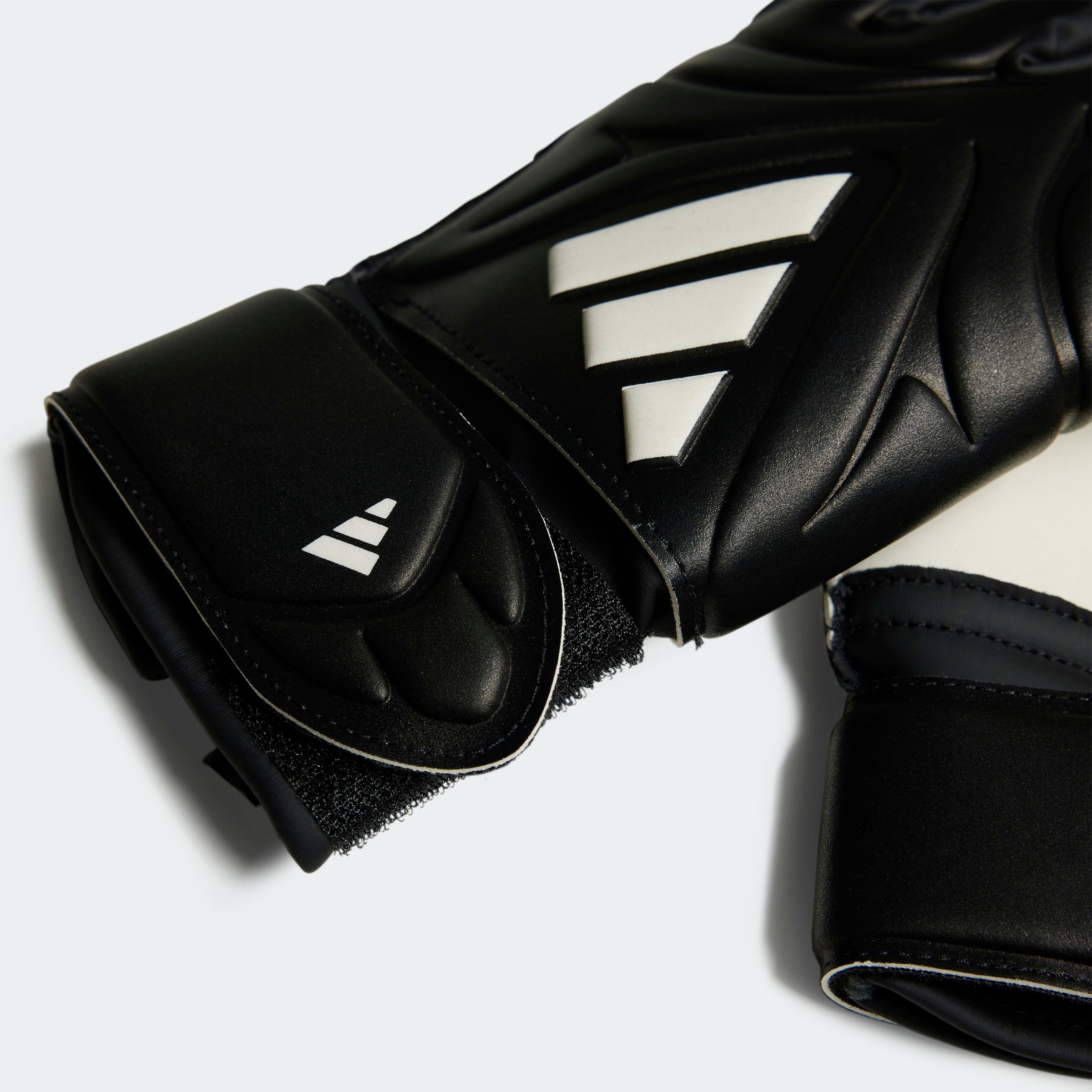 Torwarthandschuhe ADIDAS PERFORMANCE "COPA MATCH FINGERSAVE KIDS", Kinder, Gr. 4, schwarz-weiß (schwarz, weiß), Obermaterial: 65% Polyester, 35% Polyurethan, Handschuhe Torwarthandschuhe, für Kinder und Jugendliche