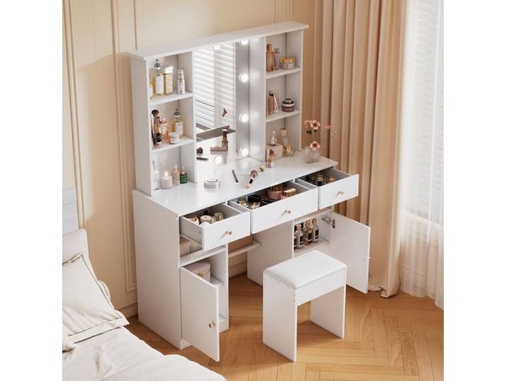 Coiffeuse blanche avec miroir LED réglable tabouret 3 tiroirs 2 portes et 4 étagères ouvertes en panneau de particules Grjofek
