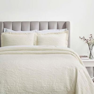 Home City, Inc. Hibiscus Matelasse Bedspread Set, King, Ivory