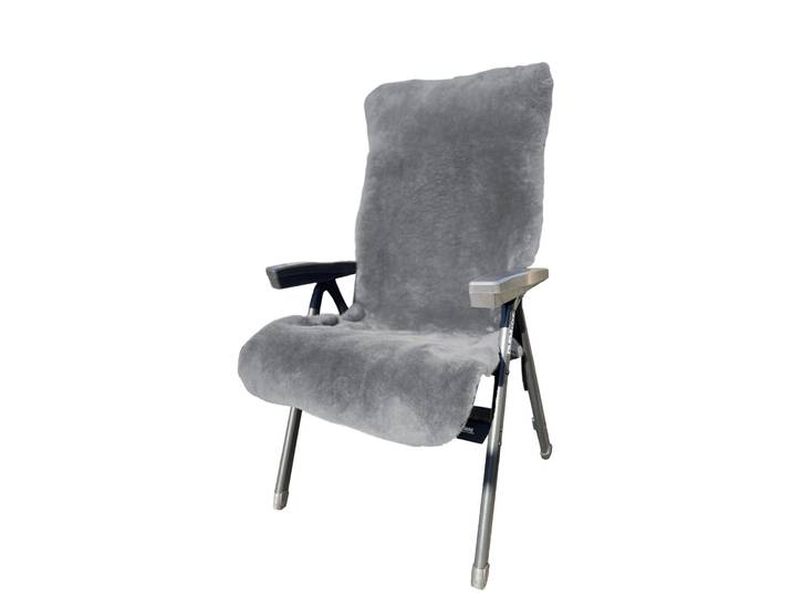 Überwurf HEITMANN FELLE Lammfell-Auflage für Garten- und Campingstühle, Sitzauflage , grau, B:60cm L:130cm, Lammfell, Wohndecken, Überwurf, geschorenes Lammfell, warm & kuschelig, perfekt für Garten und Camping