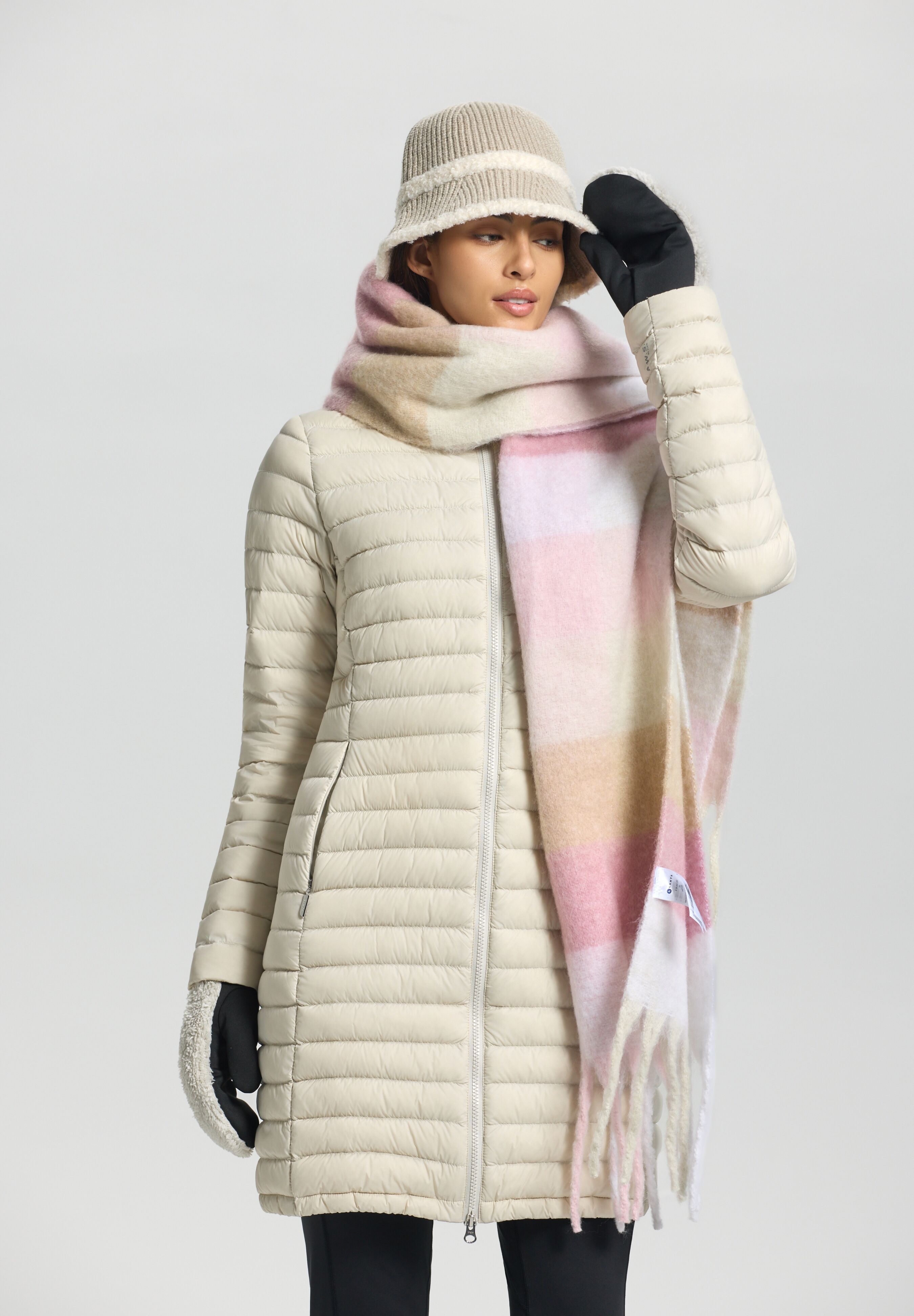 Schal LUHTA "LUHTA NAANJOKI", Damen, rosa (light pink), Obermaterial: 100% Polyester, Modetücher Schal, langer Schal, mit Fransen an den Enden, aus Polyester light pink Einheitsgröße
