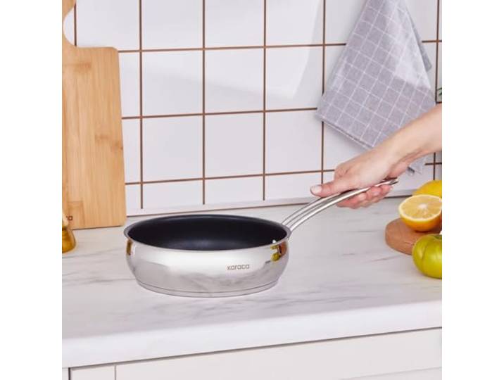 Karaca Emirgan Braadpan 20 cm, roestvrijstalen pan met antiaanbaklaag, inductie, 1,96 l, gelijkmatige warmteverdeling, zilverkleurig