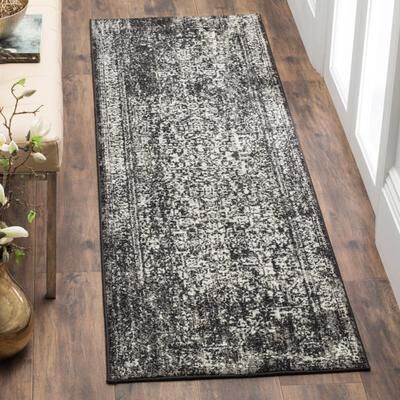 SAFAVIEH Evoke Quinn Vintage Distressed Rug