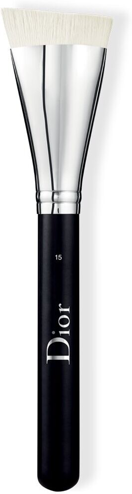 Christian Dior Backstage Contour Brush N°15.
