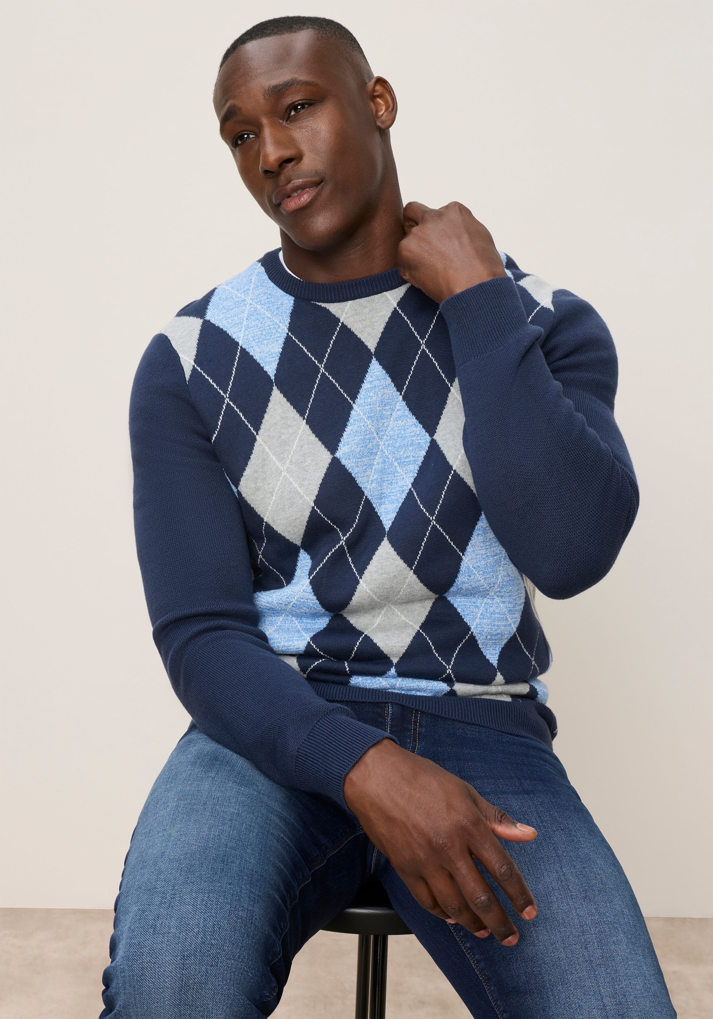 Rundhalspullover DELMAO "Trendiger Style ", Herren, Gr. M (48/50), blau (marine, hellgrau), Strick, Obermaterial: 50% Baumwolle, 50% Polyacryl, Rautenmuster, Basic schmal, Rundhals, Rippbündchen, Pullover Rundhalspullover, Feinstrick mit Rautenmuster, ide