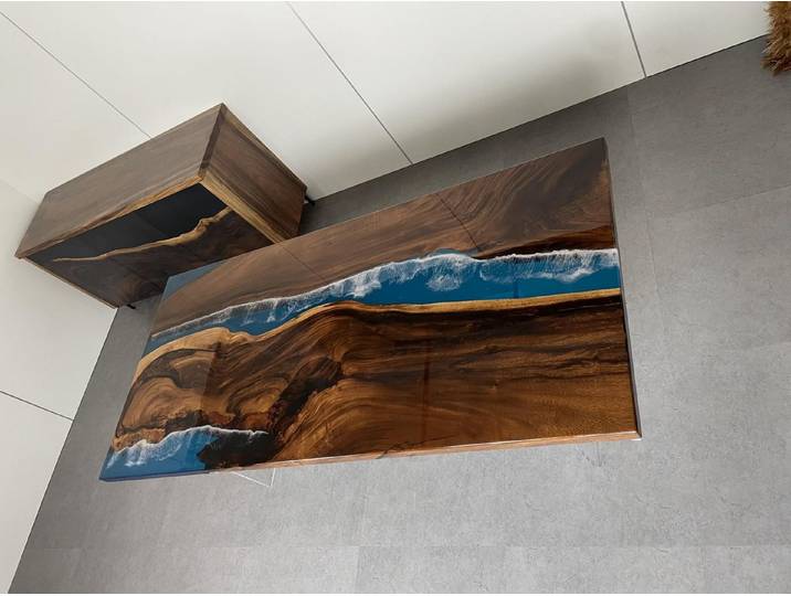 JVmoebel Esstisch Massivholztisch aus Nussbaum mit Epoxidharz-Oberfläche (Packung, 1-St., Tisch), Made in Europa
