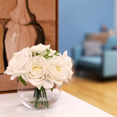 Toswin Real Touch Roses Arrangement in Vase