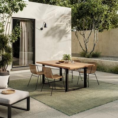 Nourison Horizon Indoor/Outdoor Chevron Area Rug.