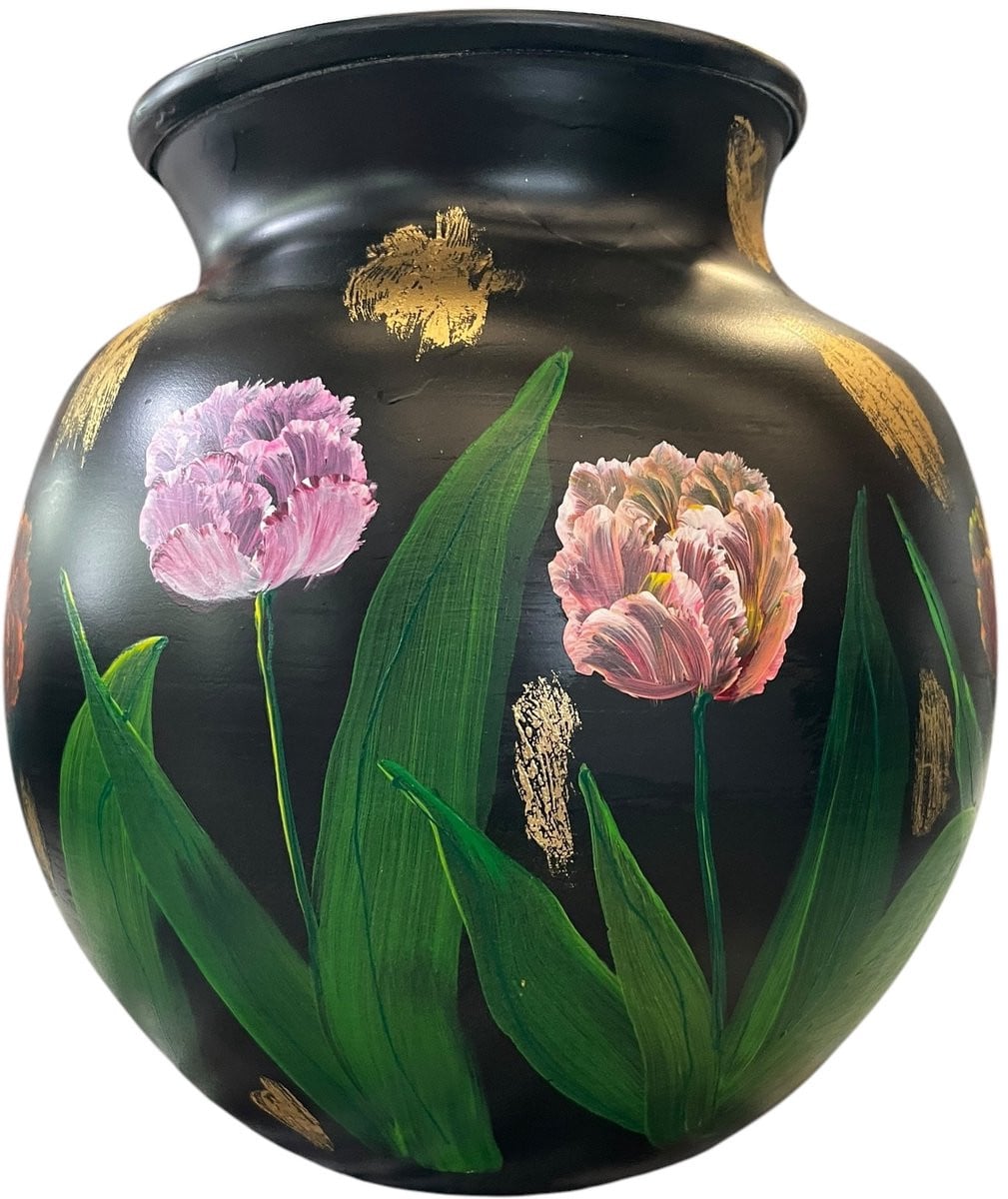 Handbeschilderde zwarte bloemvaas met tulpen