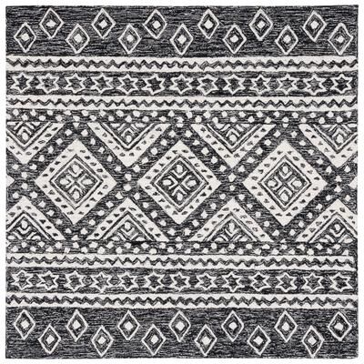 SAFAVIEH Handmade Micro-Loop Oliviera Wool Rug