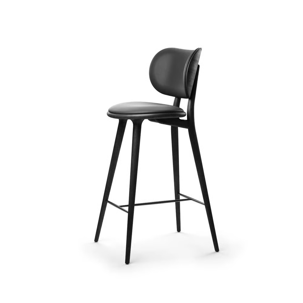 Mater Mater High Stool Barkruk met rugleuning zwart leer en zwartgebeitst eikenhouten onderstel