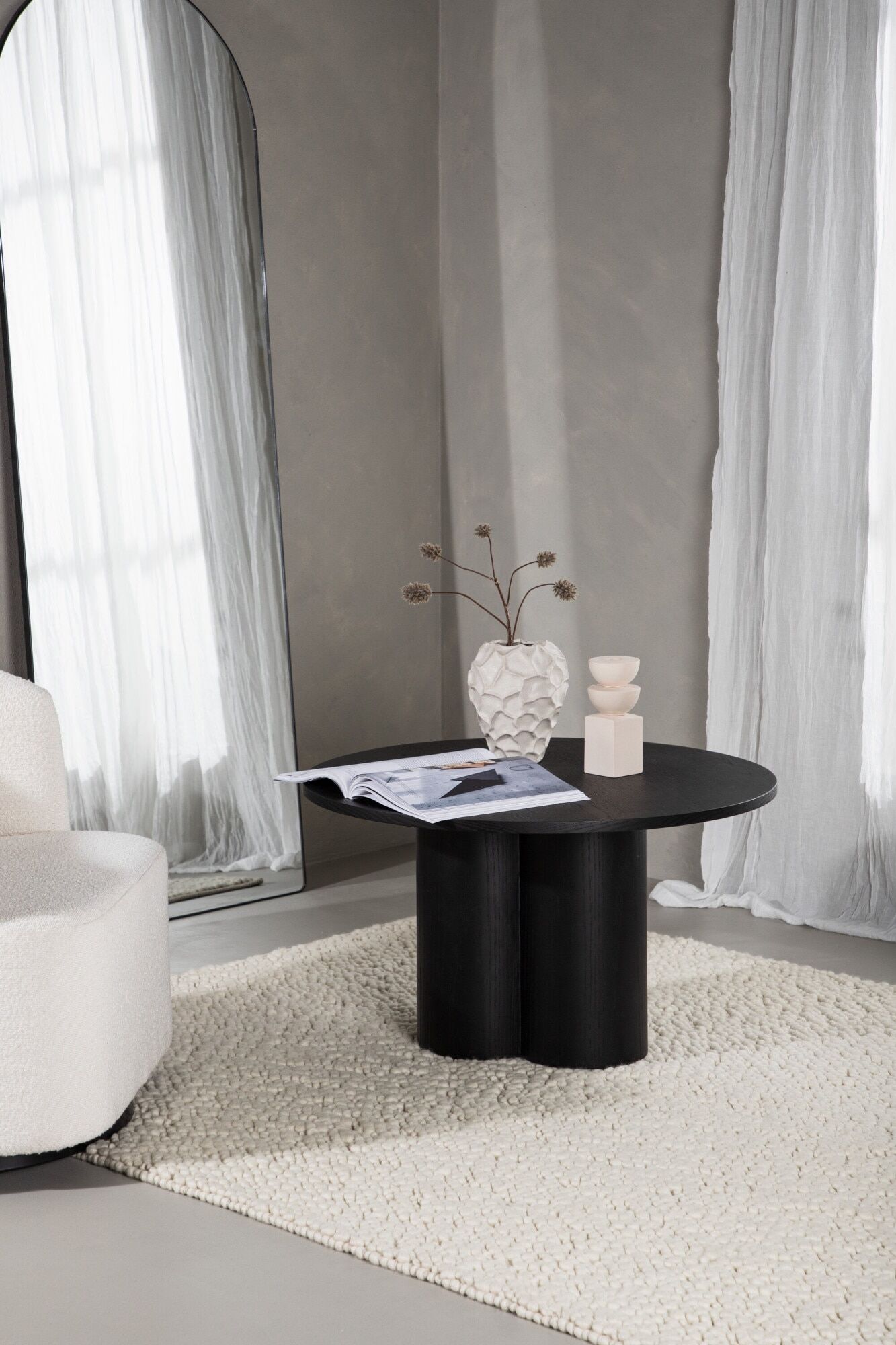 Venture Home "Olivia, runder Couchtisch, modern & elegant, Ø 80 cm" Sofatisch, MDF, rund, sanft geformt, anspruchsvoll, klar schwarz, schwarz B/H/T: 80cm x 45cm x 80cm