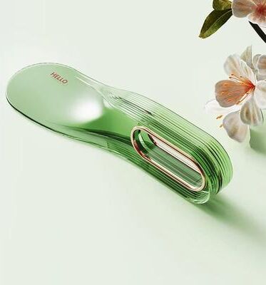 Inspired Finds Ergonomic Mattress Lifter Tool Portable Bed Sheet Changing Aid & Wedge Support green