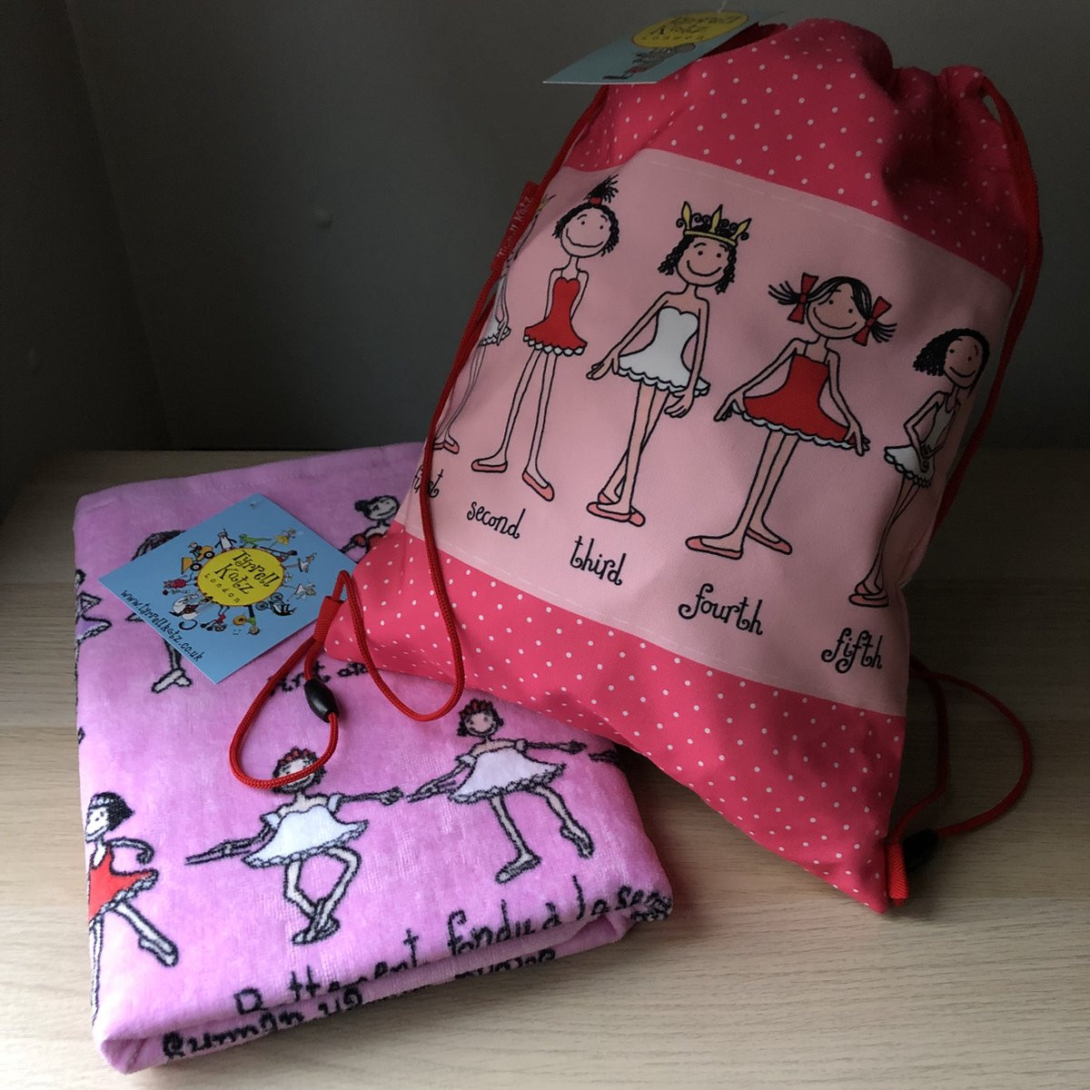 Tyrrell Katz Ballet kinder handdoek met sporttas en trekkoord tas