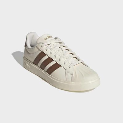 adidas Sportswear "STREETTALK" inspiriert vom Design des adidas Superstar