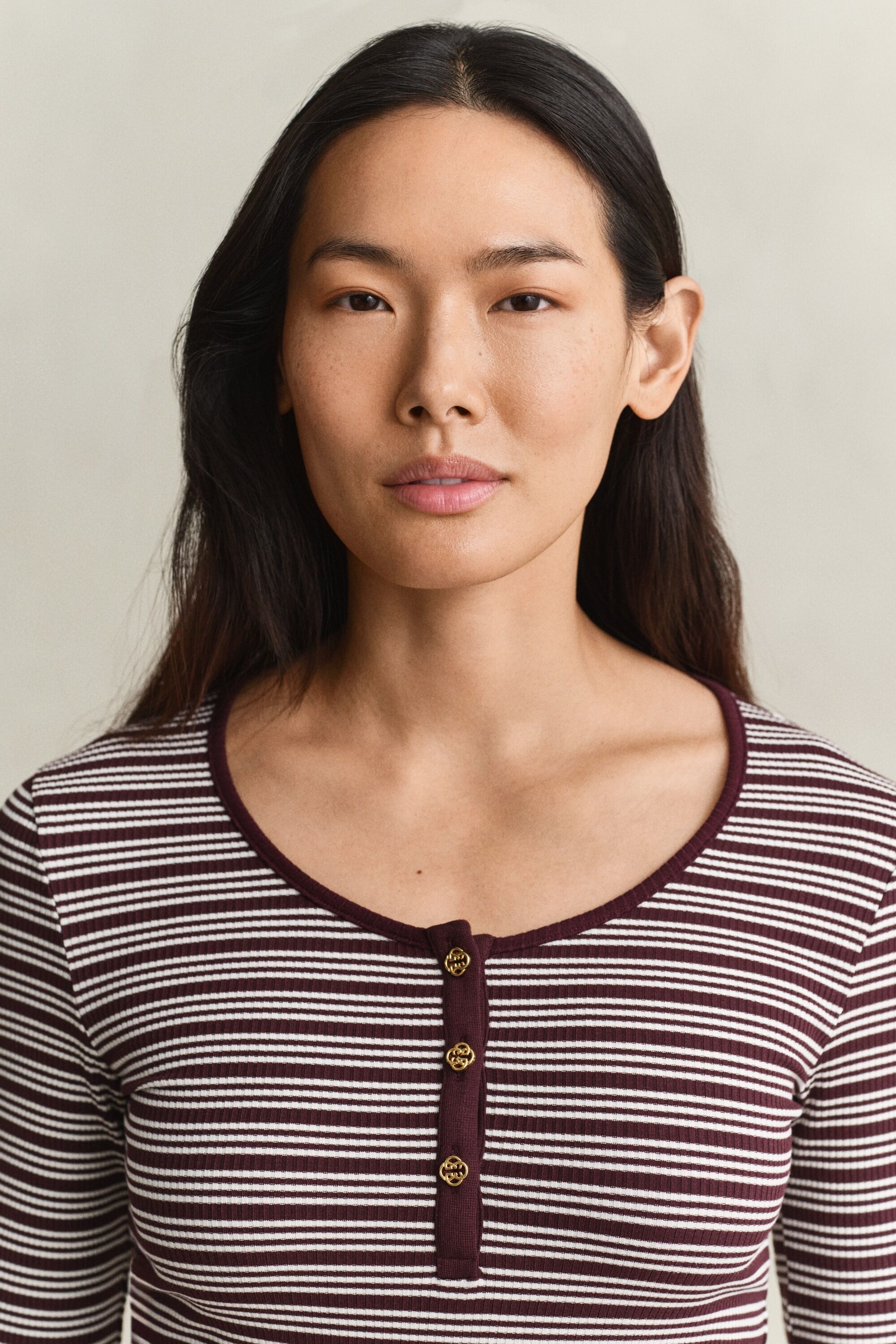 Longsleeve GANT, Damen, Gr. XS, braun (schwarzend wine), Jersey, Obermaterial: 95% Viskose, 5% Elasthan, slim fit normal, Rundhals, Shirts Longsleeve schwarzend wine XS