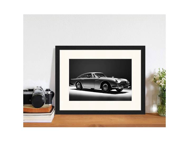 Tableau déco Aston Martin B5 Cadre : hêtre massif verni Revêtement : plexiglas Noir 43 x 33cm