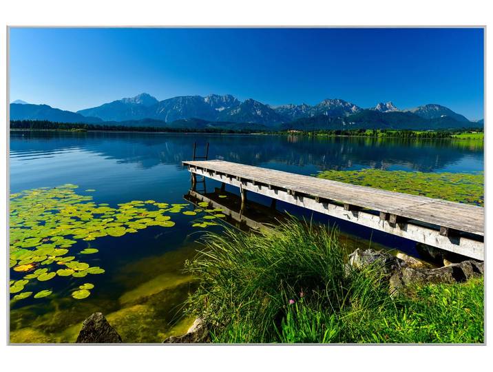 Bild mit Rahmen Bergsee mit Steg image LAND