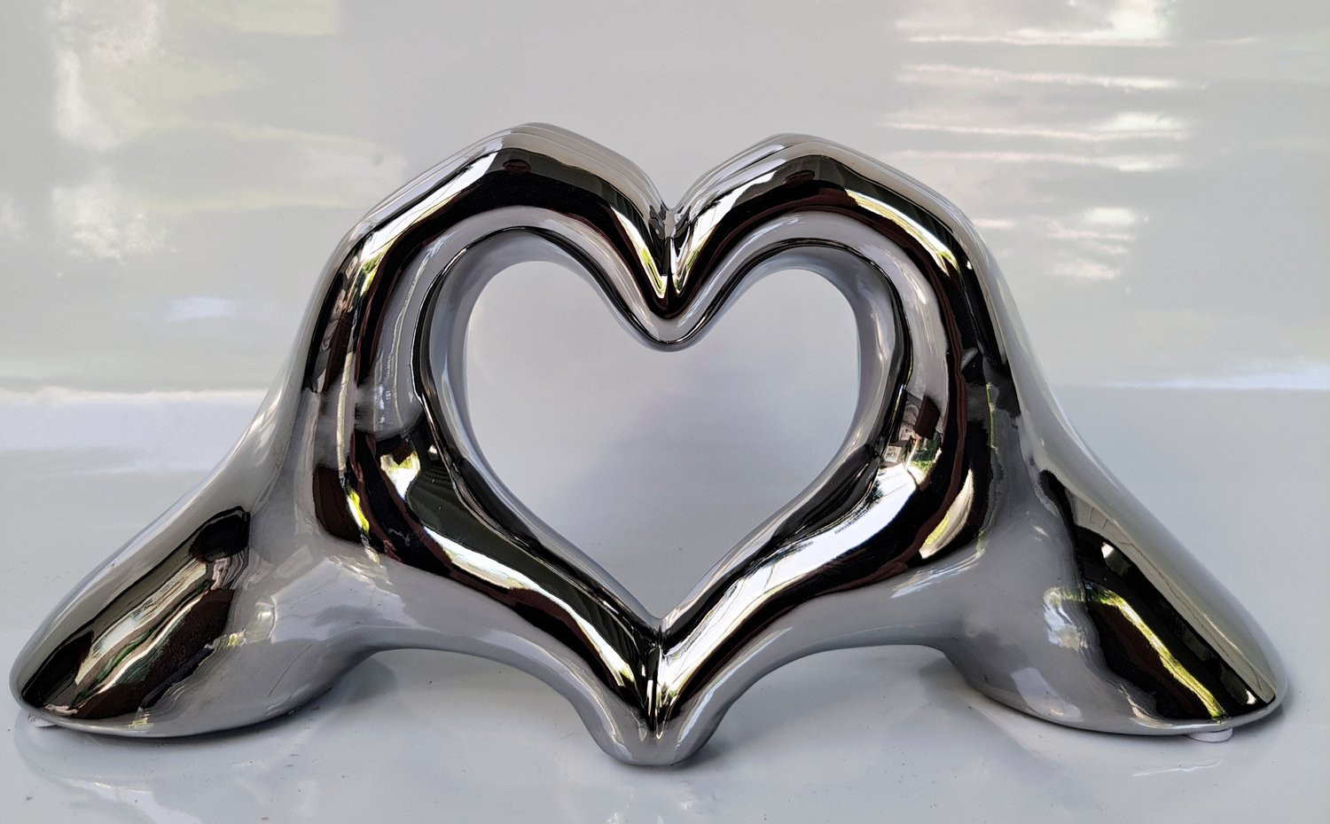 Love Sign Keramische Hand Decoratie - Heart Hands Sculptuur - Glanzend Zilver - Lengte: 24 cm