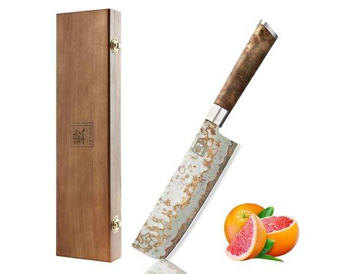 Zayiko MysticMagma Nakirimesser 17 cm, 67 Lagen Damaststahl mit VG10 Kern Kupfer-Bronze-Einlage, DualCurve Ahornwurzelholzgriff, 15° V-Schliff beidseitig, 60 ± 2 HRC, 31 cm Gesamtlänge, Geschenkbox