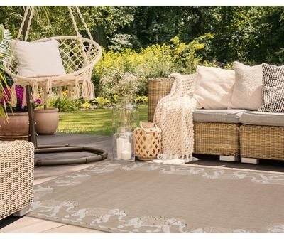 Lush Decor Carmel Marching Elephants Indoor/Outdoor Area Rug
