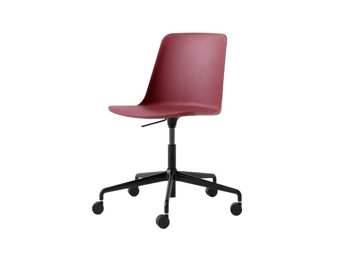 &Tradition Rely HW28 Bürostuhl Red brown, Drehgestell schwarz