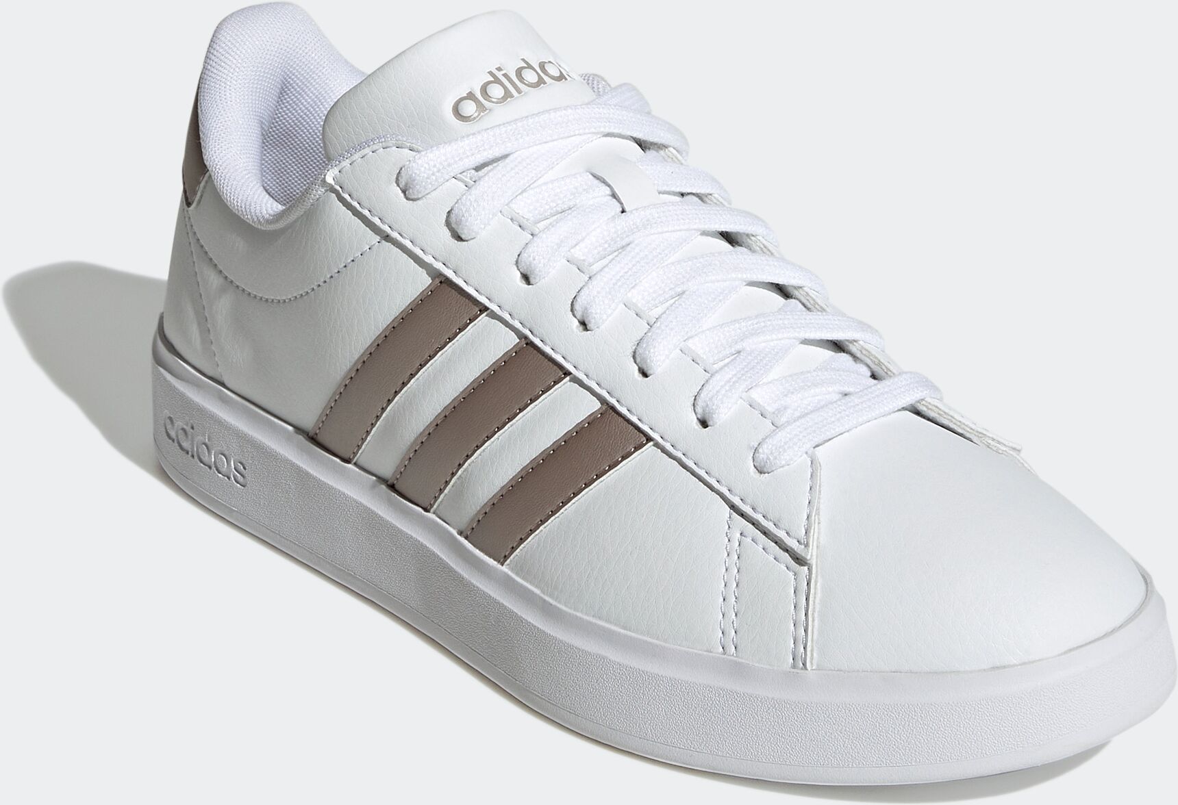 Sneaker ADIDAS SPORTSWEAR "GRAND COURT 2.0", Damen, Gr. 36, weiss (cloud weiß, platin metallic, platin metallic), Synthetik, Schuhe Sneaker, Design auf den Spuren des adidas Superstar cloud weiß, platin metallic, platin metallic 36