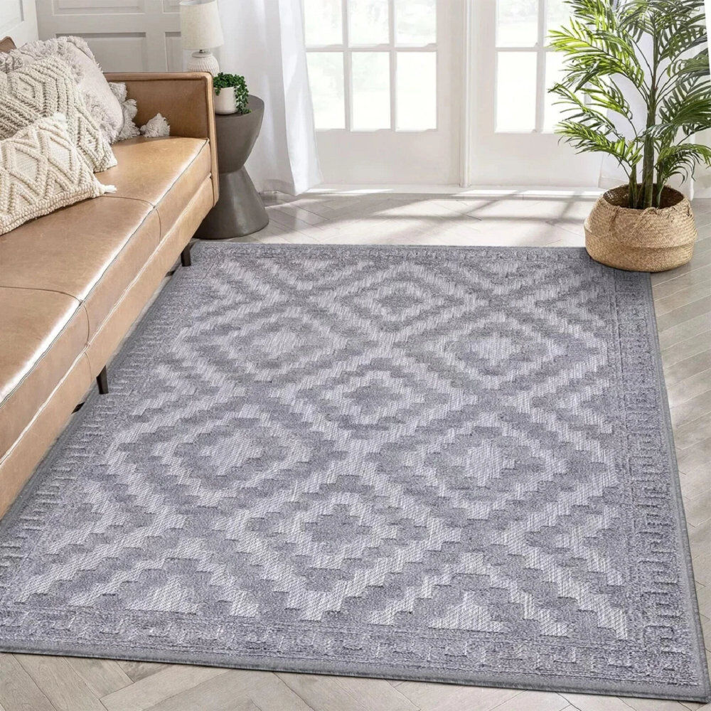 Metro Chevron Machine Tufted Indoor / Outdoor Area Rug Grey Rectangle 160 x 230 cm