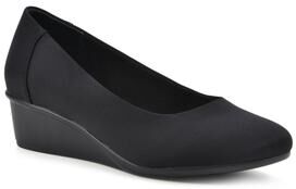 Women's Boldness Pump by Cliffs in Black (Size 6 M)