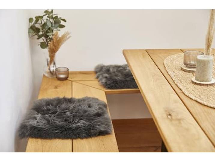 LUXOR living Sitzkissen, Schaffell echt, Lammfell, eckig 34 x 34 cm Schwarz 1 Kissen, Obermaterial 100% Wolle, Rückseite gegerbtes Leder, Sitzunterlage für Stühle und Bänke