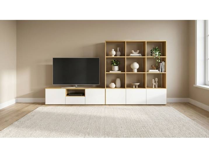 TV-Wohnwand nach Maß - Schrankwand mit vielen Optionen Echtholz Furnier Eiche geölt