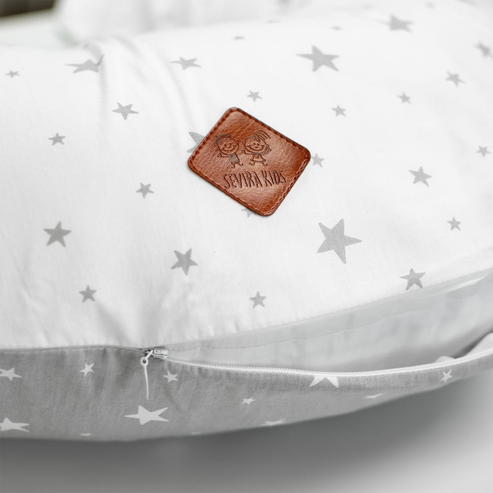 Sevira Kids Cojín de lactancia ergonómico + funda stella gris