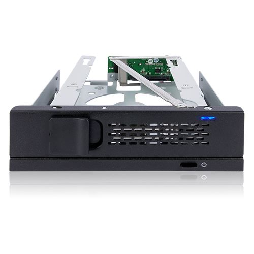 Icy Dock We-Ra. 1x 3.5" SATA in 1x 5.25" bay mobile rack fanl