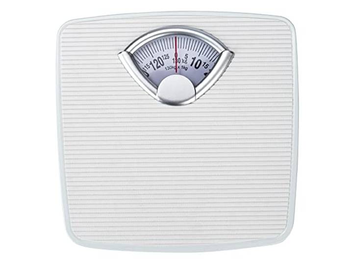 WENKO Personenwaage mechanisch, präzise, analoge Körperwaage mit großer Skala und Rutschfester Trittfläche, Messbereich bis 130kg in 1kg Schritten, Gehäuse aus Metall in Weiß, 27 x 4,5 x 26,5 cm