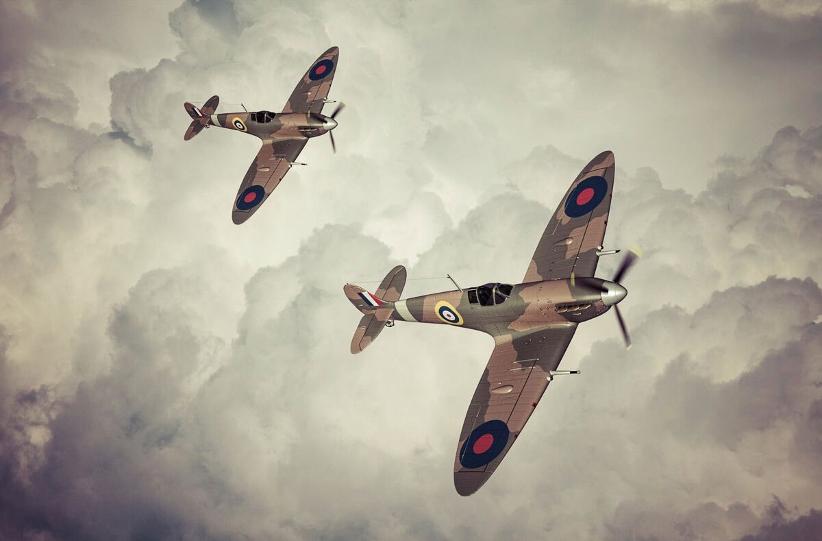 Papermoon "Spitfires Vintage Artwork" bunt B/L: 1,5m x 1,11m, Bahnen: 7 Stk.