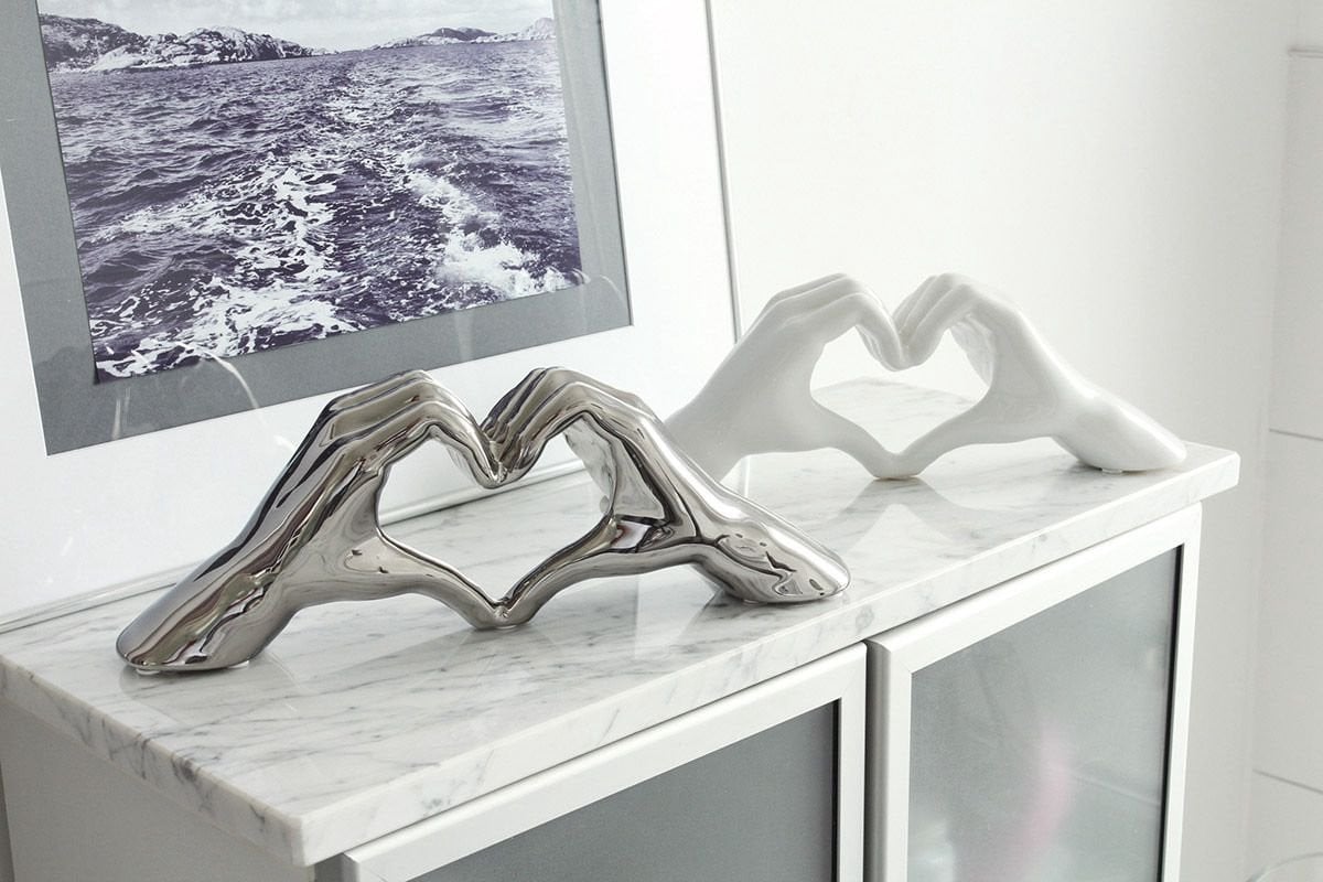 Gilde Handwerk Love Sign Hands Wit Keramiek Beeld Sculptuur met Hart
