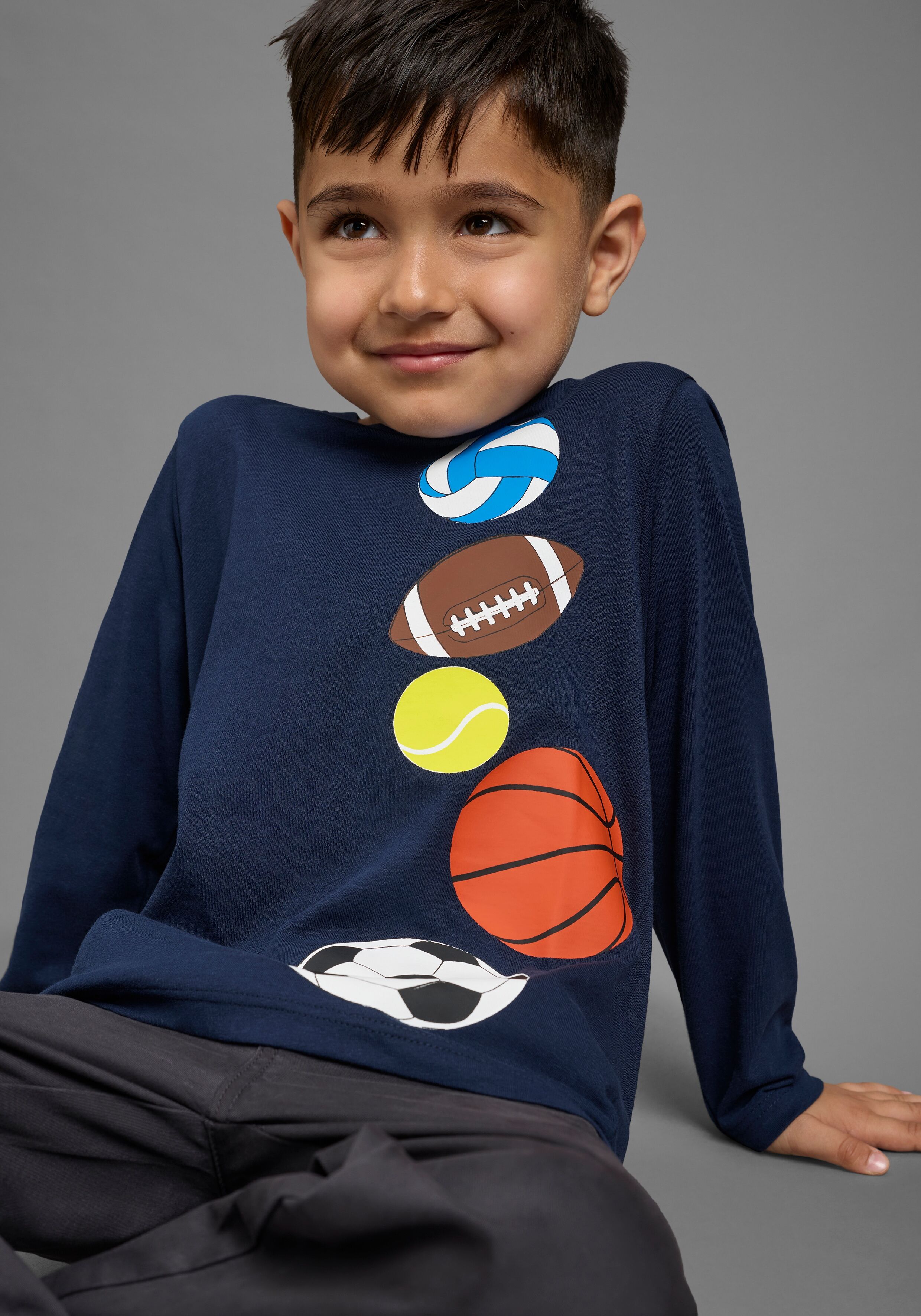 Langarmshirt KIDSWORLD "Shirt mit tollem Bälle Druck", Jungen, Gr. 104/110, blau (marine), Jersey, Obermaterial: 100% Baumwolle, bedruckt, Basic, Rundhals, Shirts Langarmshirt, Shirt mit Ball-Druck, Basic-Passform, Langarm, mit Rundhalsausschnitt marine 1