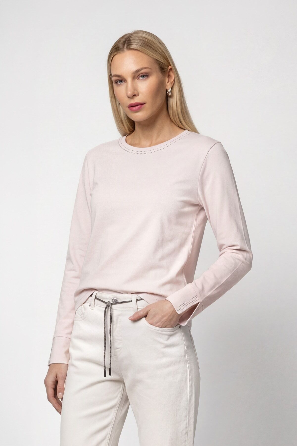 Langarmshirt MONARI "Shirt Basic Schmuck", Damen, Gr. 46, rosa (rosewater), Web, Obermaterial: 100% Baumwolle, unifarben, regular fit taillenbedeckt, Rundhals, eingesetzt gerader Abschluss, Shirts Langarmshirt, Regular fit mit Rundhalsausschnitt rosewater