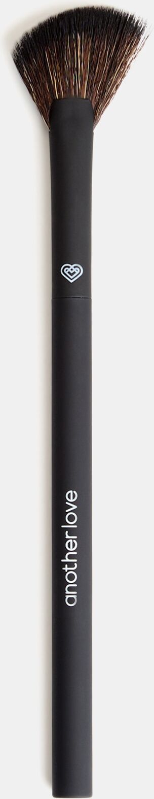 ANOTHER LOVE Brocha Profesional para Iluminador nº 07 .